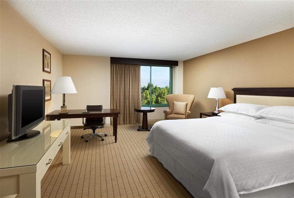 Sheraton San Jose Милпитас Стая снимка