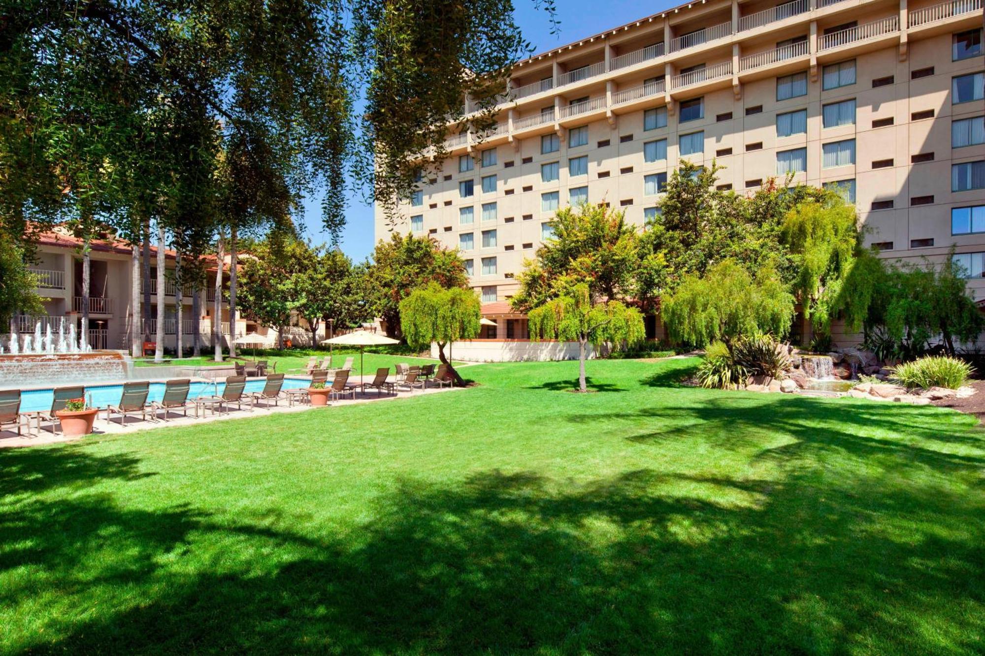 Sheraton San Jose Милпитас Екстериор снимка